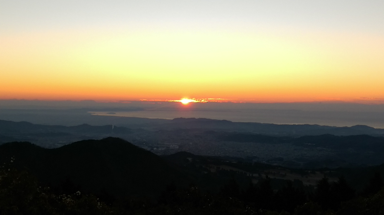 霊力応用。見えない力の操作からのバリヤーを張る